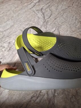 CROCS LiteRide Clog in Gray and Neon Yellow